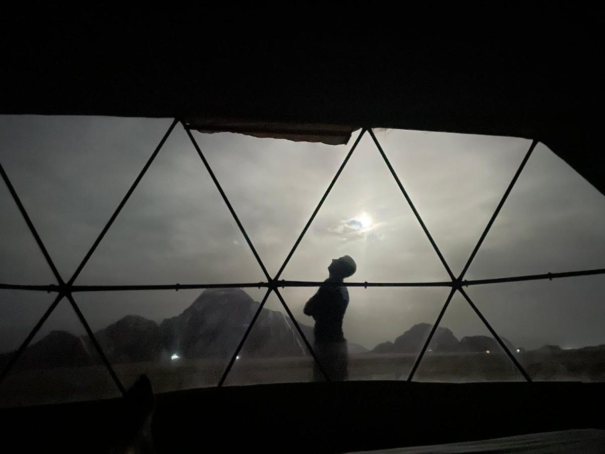 Rum Island Luxury Camp & Bubbles Hotel 瓦迪拉姆 外观 照片